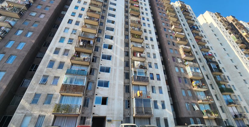 Arriendo Departamento con Estacionamiento en Paradero 39 de Gran Avenida