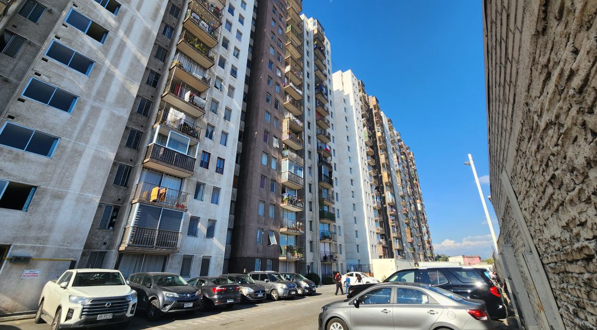 Arriendo Departamento con Estacionamiento en Paradero 39 de Gran Avenida