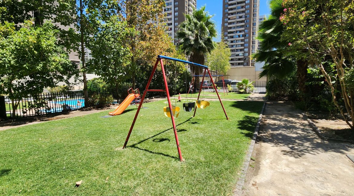 Arriendo departamento amoblado Lira 441 20230125_144825