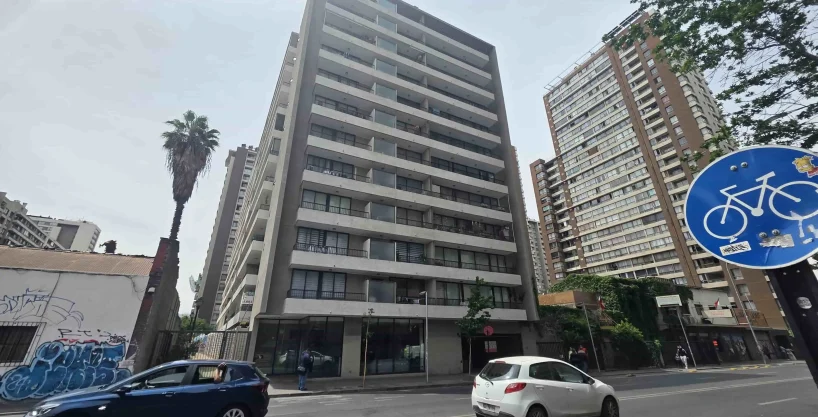 Venta Departamento Seminuevo en Av. Portugal - Santiago Centro