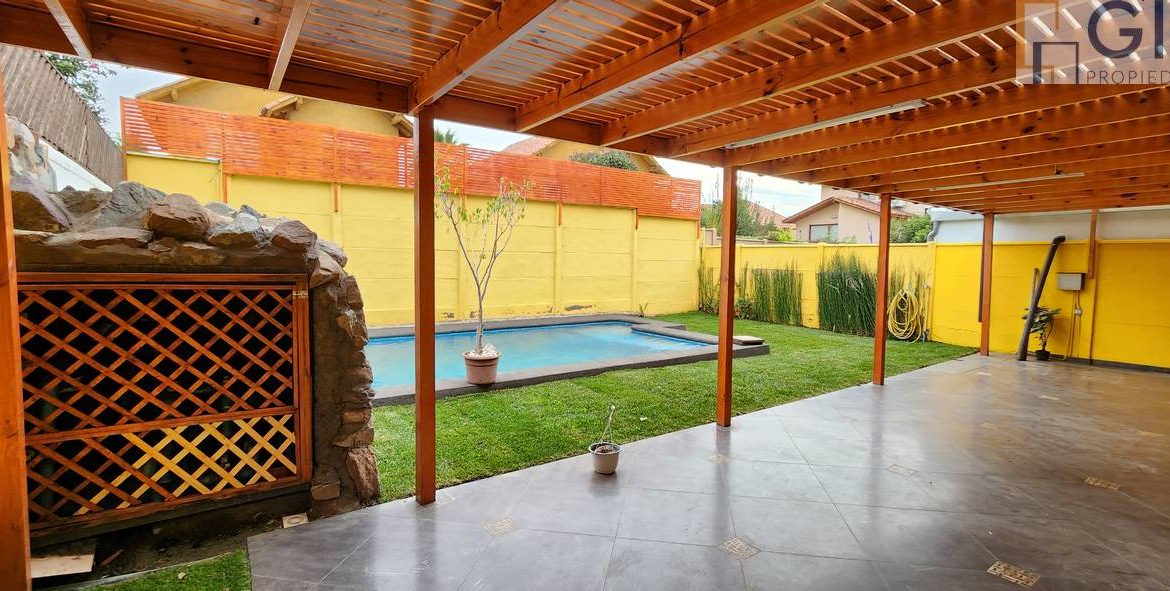 Arriendo Casa Condominio ArqViva peñalolen 00012